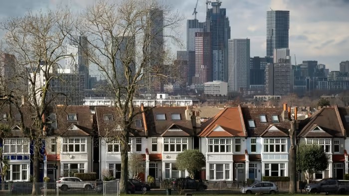 Ở London, chỉ cần đi ra đường và thở một cái rồi về cũng tốn tiền-3