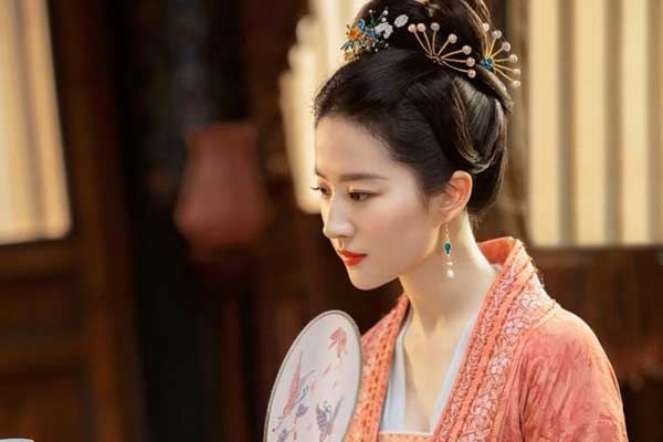 Dàn diễn viên Mộng Hoa Lục: Nam nữ chính toàn là học bá đình đám showbiz, riêng cô em út lại có quá khứ đặc biệt-21