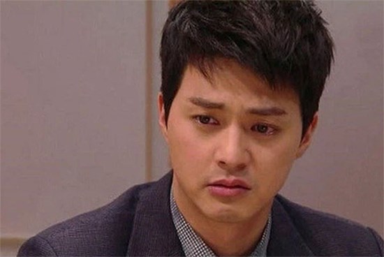 Nghe nói vợ cũ tái hôn với một công nhân, tôi đưa vợ mới đi xem truyện cười, ai ngờ phải choáng váng
