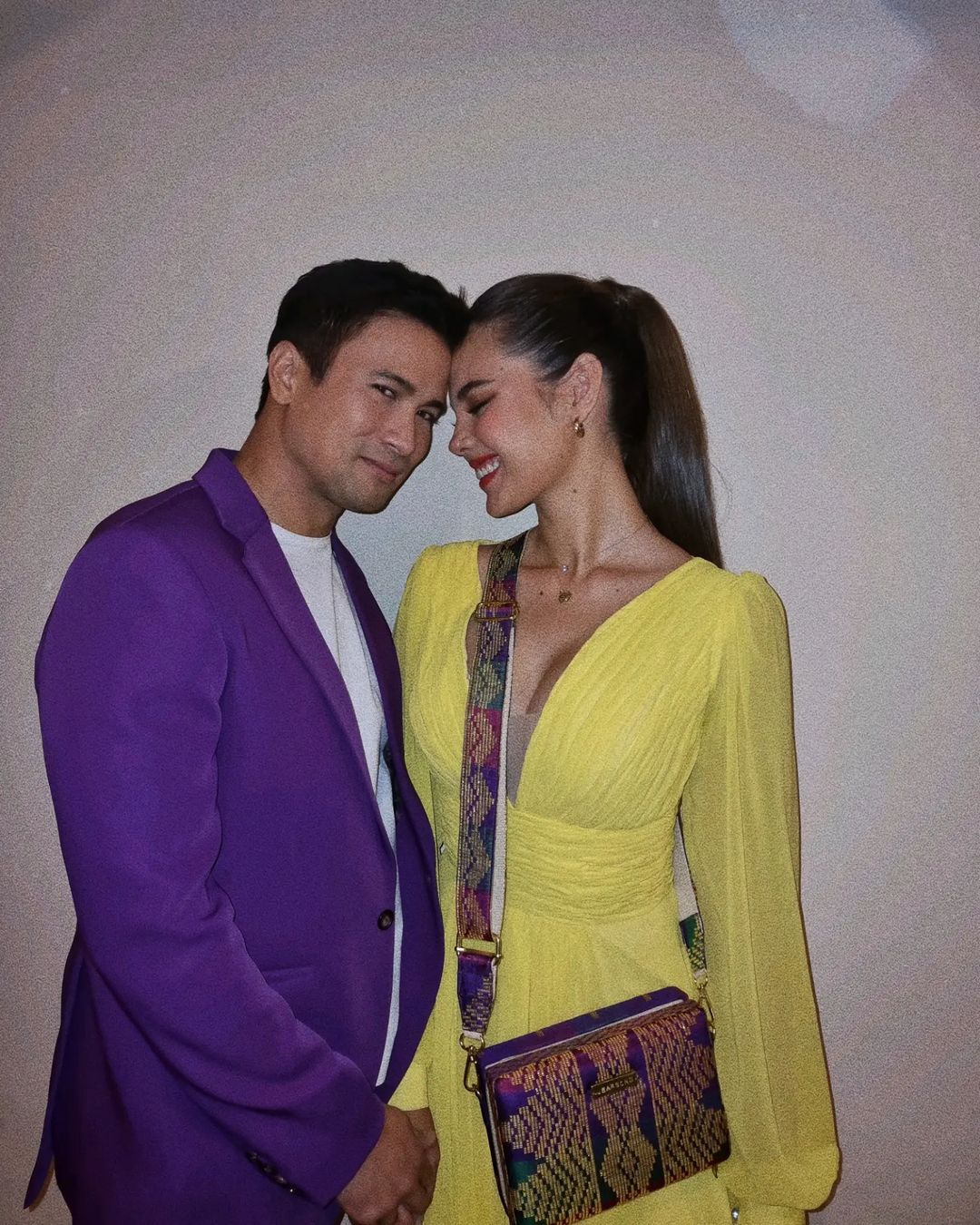 Mỹ nhân ngồi ghế nóng Chung kết HHHV Việt Nam - Catriona Gray: Sở hữu 2 vương miện danh giá, nhan sắc lẫn trí tuệ đều xuất sắc-9