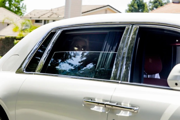 Toàn cảnh đám cưới Britney Spears: Cô dâu diện váy Versace đi xe ngựa cổ tích, Madonna, Selena Gomez dẫn đầu dàn sao hạng A-3