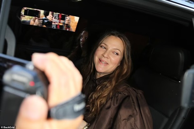 Toàn cảnh đám cưới Britney Spears: Cô dâu diện váy Versace đi xe ngựa cổ tích, Madonna, Selena Gomez dẫn đầu dàn sao hạng A-17