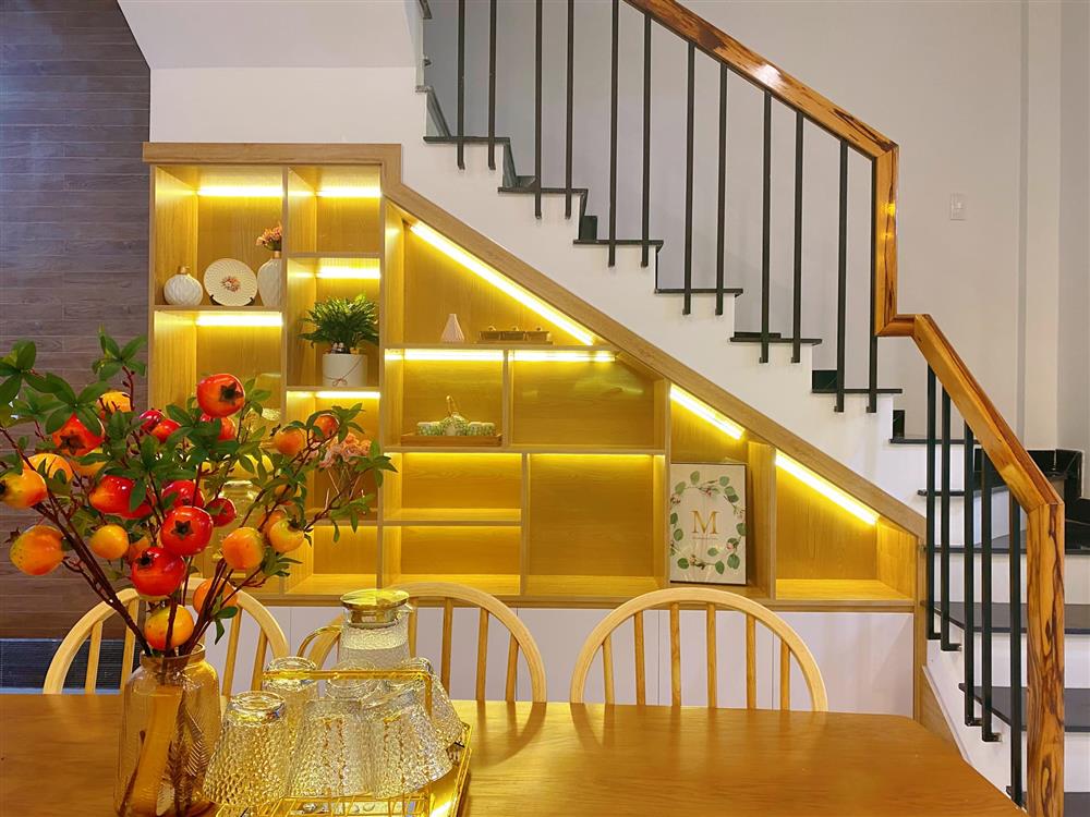 Căn bếp màu vàng kim đẹp xuất sắc, nhìn thôi cũng đủ thấy ấm áp và yêu thương-5