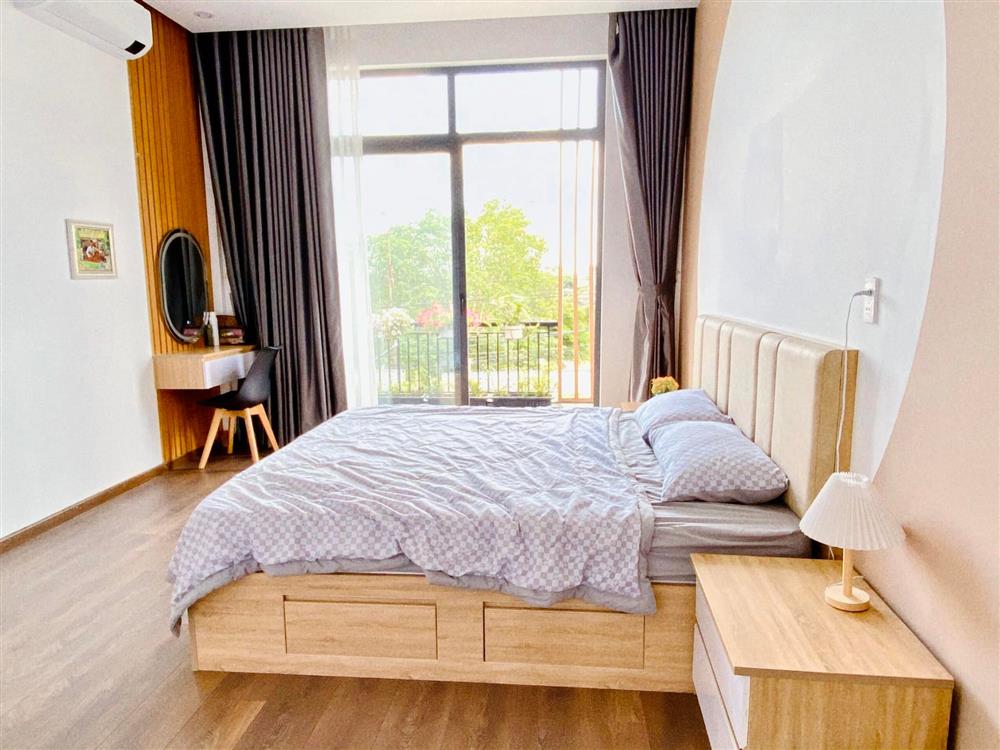 Căn bếp màu vàng kim đẹp xuất sắc, nhìn thôi cũng đủ thấy ấm áp và yêu thương-12