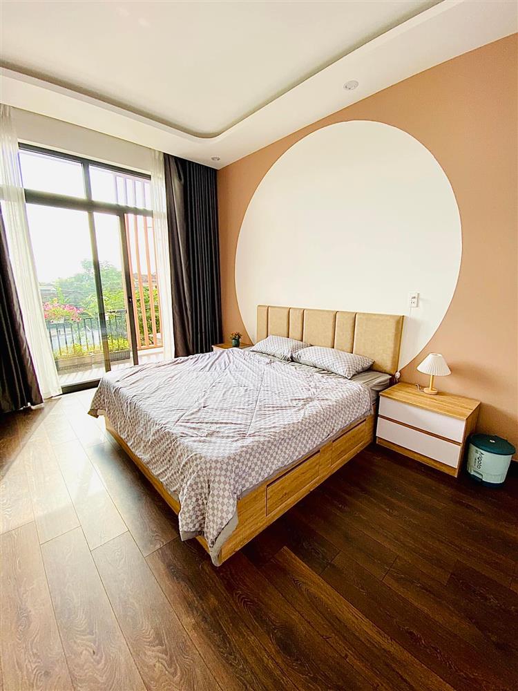 Căn bếp màu vàng kim đẹp xuất sắc, nhìn thôi cũng đủ thấy ấm áp và yêu thương-14