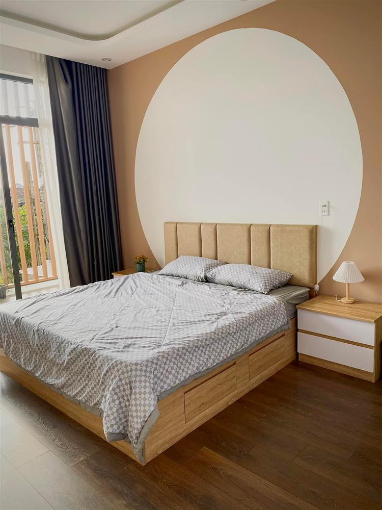 Căn bếp màu vàng kim đẹp xuất sắc, nhìn thôi cũng đủ thấy ấm áp và yêu thương-16