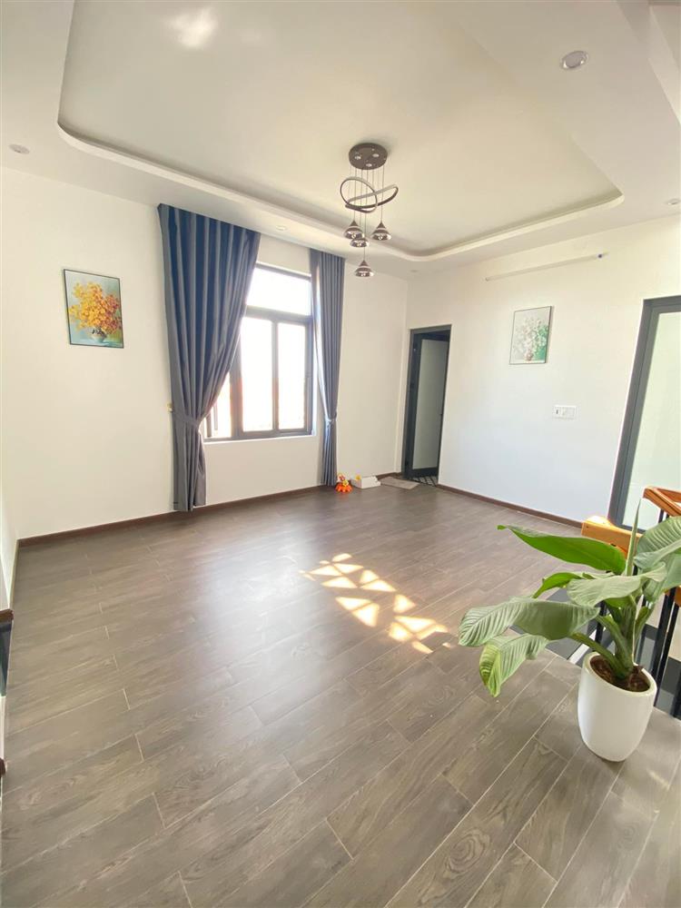 Căn bếp màu vàng kim đẹp xuất sắc, nhìn thôi cũng đủ thấy ấm áp và yêu thương-22