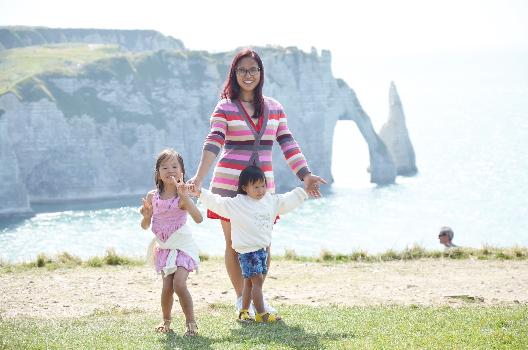 Mẹ Việt ở Pháp trải lòng: Dù ở đâu thì cốt lõi gia đình, giáo dục trẻ và tình người đều giống nhau, bố mẹ cần tự chủ để Nuôi con tự lập, Mẹ nhàn - Con an-1