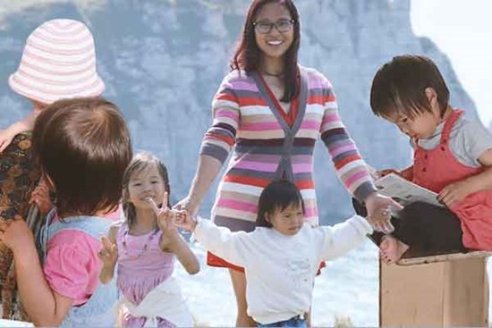 Mẹ Việt ở Pháp trải lòng: Dù ở đâu thì cốt lõi gia đình, giáo dục trẻ và tình người đều giống nhau, bố mẹ cần tự chủ để ''Nuôi con tự lập, Mẹ nhàn - Con an''