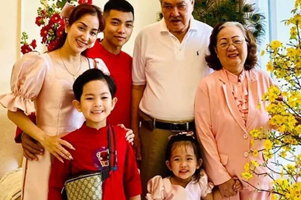 Phản ứng Phan Hiển khi bị nói lấy Khánh Thi vì tiền-6