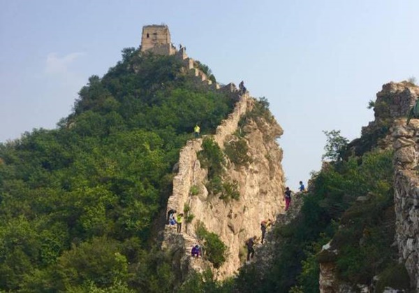 Đoạn Trường Thành nguy hiểm nhất Trung Quốc: Hai bên vực thẳm sâu hút, không có tường ngăn, được ví là rồng nằm cheo leo trên vách đá-3