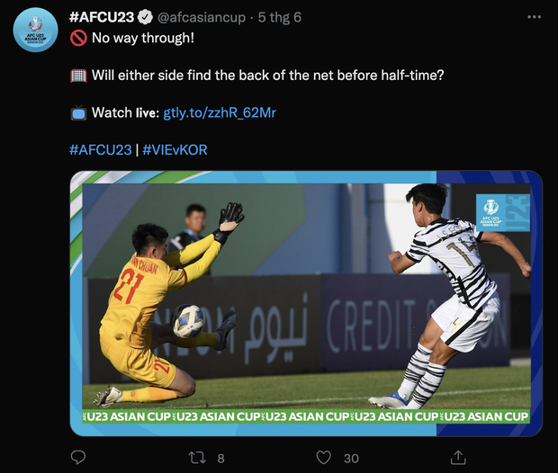 Quan Văn Chuẩn: Từ vai đóng thế đến thủ môn xuất sắc của U23, chuyện tình dễ thương với bạn gái thạc sĩ-2