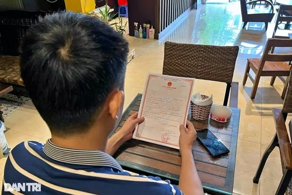 Ông bố Hà Nội sửng sốt khi giấy khai sinh của con ghi mình... đã chết-1