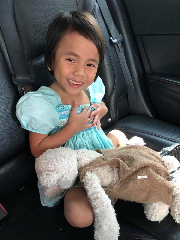 Em bé Mường Lát quỳ dưới đất lạnh sau 5 năm ở thành phố: Đã biết chạy, luôn cười hạnh phúc-6