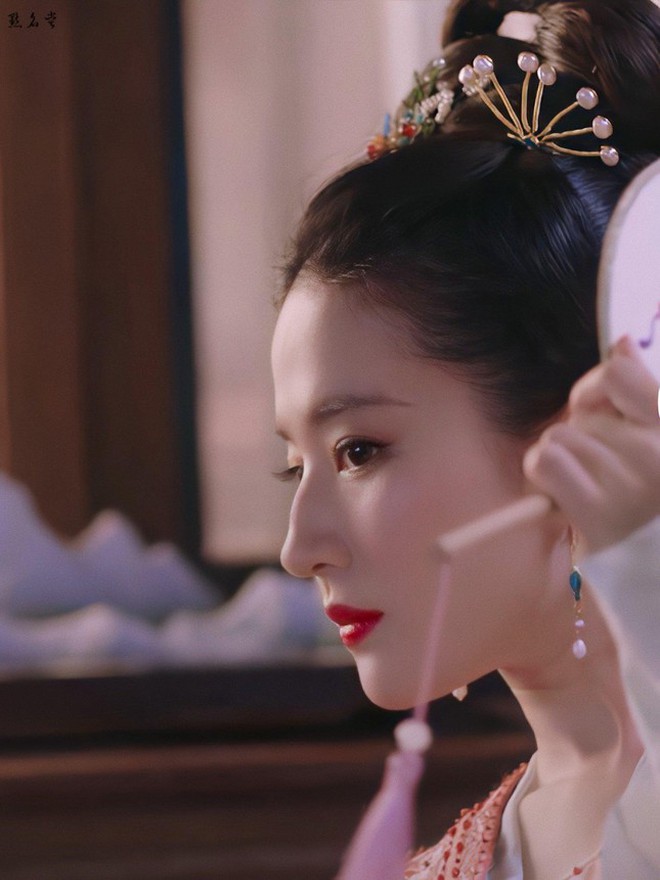 Dàn diễn viên Mộng Hoa Lục: Nam nữ chính toàn là học bá đình đám showbiz, riêng cô em út lại có quá khứ đặc biệt-9