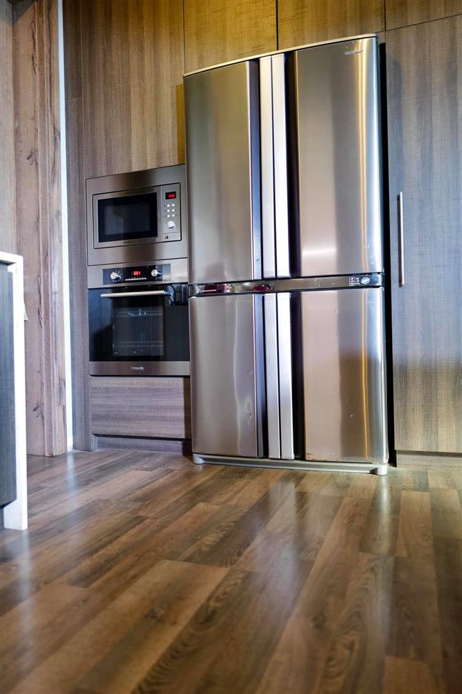 Bức tường đặc biệt trong căn nhà siêu sang nhìn ra sông của diva Hồng Nhung-13