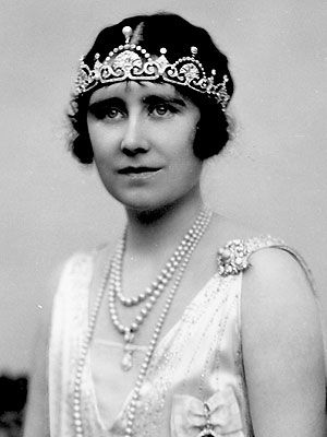 Báu vật gần 100 năm tuổi của Hoàng gia Anh: Chứa chi tiết đặc biệt mà Công nương Kate được sử dụng hai lần-2