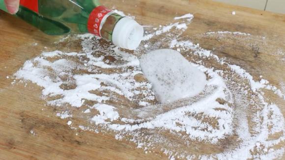 Phải làm gì nếu thớt bị mốc và đen? Hướng dẫn bạn mẹo giữ thớt sạch như mới và không bị ẩm mốc sau 1 năm-3