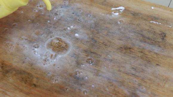 Phải làm gì nếu thớt bị mốc và đen? Hướng dẫn bạn mẹo giữ thớt sạch như mới và không bị ẩm mốc sau 1 năm-4