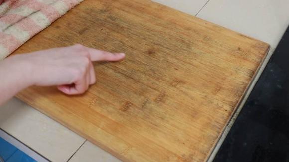 Phải làm gì nếu thớt bị mốc và đen? Hướng dẫn bạn mẹo giữ thớt sạch như mới và không bị ẩm mốc sau 1 năm-7