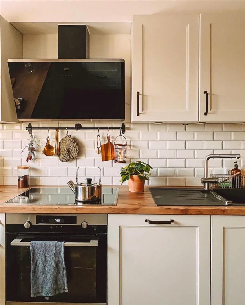 Chẳng cần sang trọng, căn hộ của nữ tiếp viên hàng không vẫn gây thương nhớ với vẻ đẹp ngọt ngào, ấm cúng-12