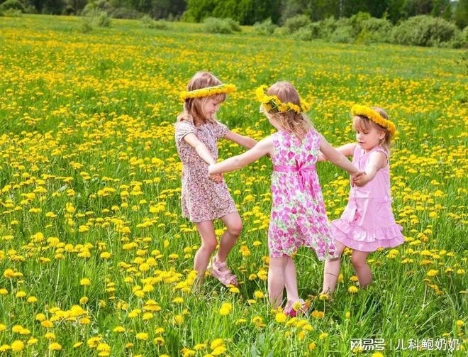 Khi con về nói Mẹ ơi bạn không chơi với con cha mẹ có EQ cao sẽ dạy trẻ như thế này-2