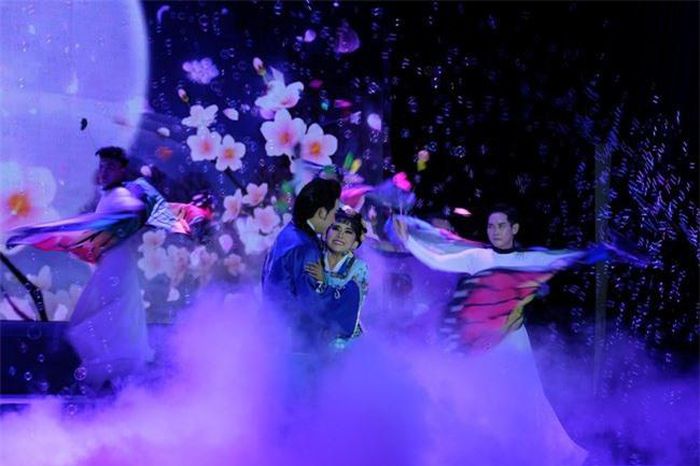 Hoài Linh bật khóc khi diễn cải lương-8