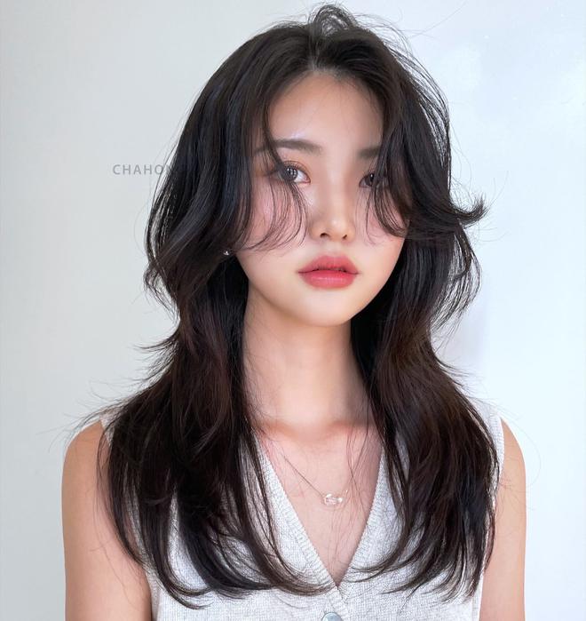Kiểu tóc layer hot nhất hè 2022: Cứ cắt là xinh, gương mặt nhỏ gọn không góc chết-1