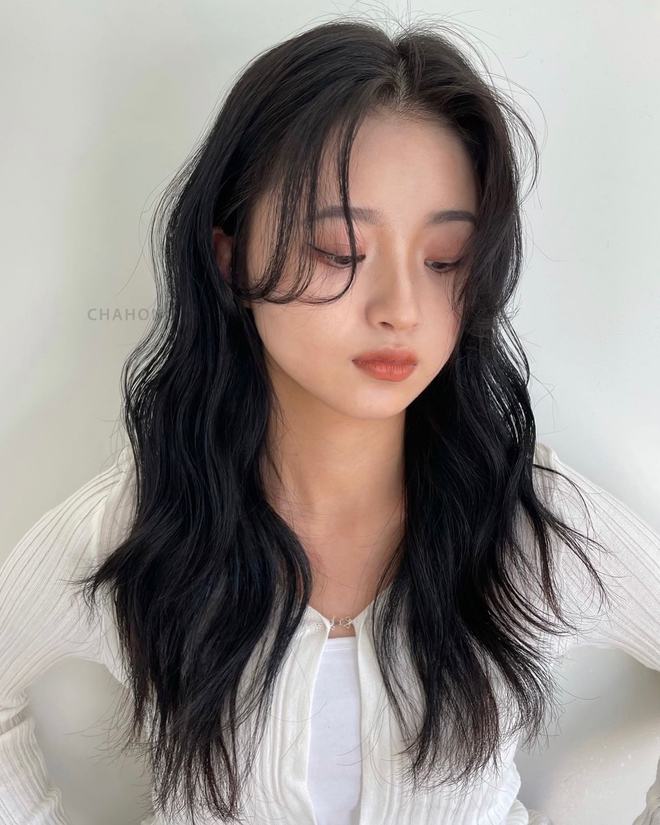 Kiểu tóc layer hot nhất hè 2022: Cứ cắt là xinh, gương mặt nhỏ gọn không góc chết-8