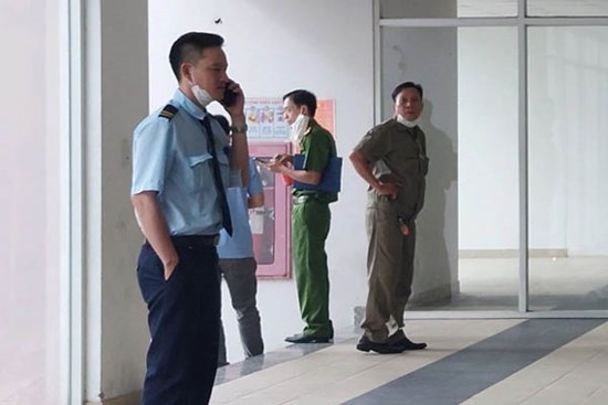 Tìm thấy thư tuyệt mệnh tại hiện trường vụ 2 cha con tử vong ở TP.HCM