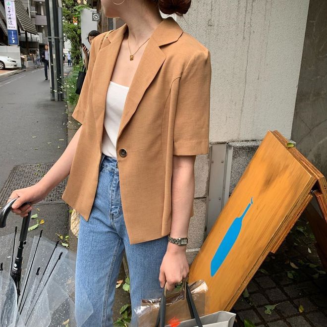 Phối áo hai dây với 3 món đồ dưới đây, chị em công sở chắc chắn có trang phục đi làm vừa lịch sự lại siêu sành điệu-2