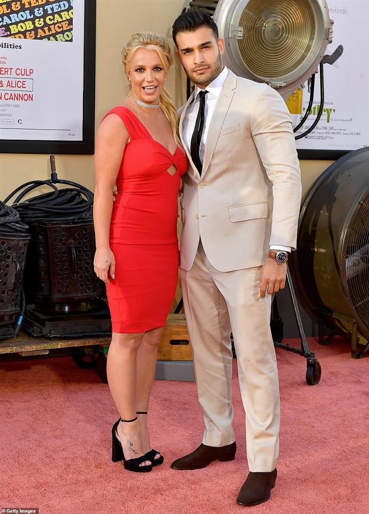 Britney Spears chi 271 tỷ mua biệt thự khủng sống cùng chồng mới-16