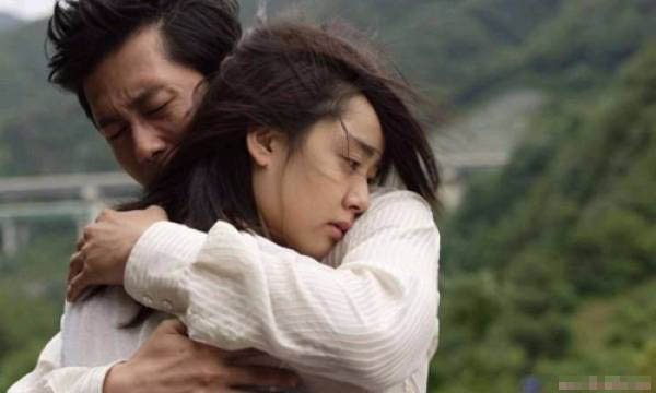 Nửa đêm mẹ gọi điện cho tôi nhưng chỉ khóc không nói gì, tôi vội vã về quê và rồi sốc nặng vì cảnh tượng trước mắt-2