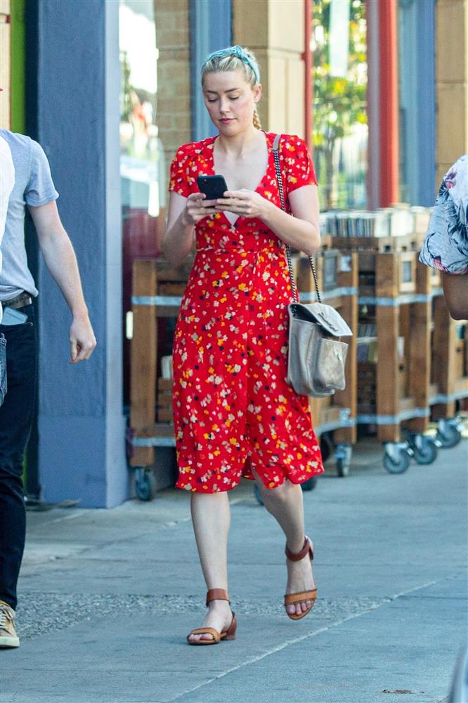 Street style của Amber Heard: Đơn giản, sành điệu chẳng cần cố-10