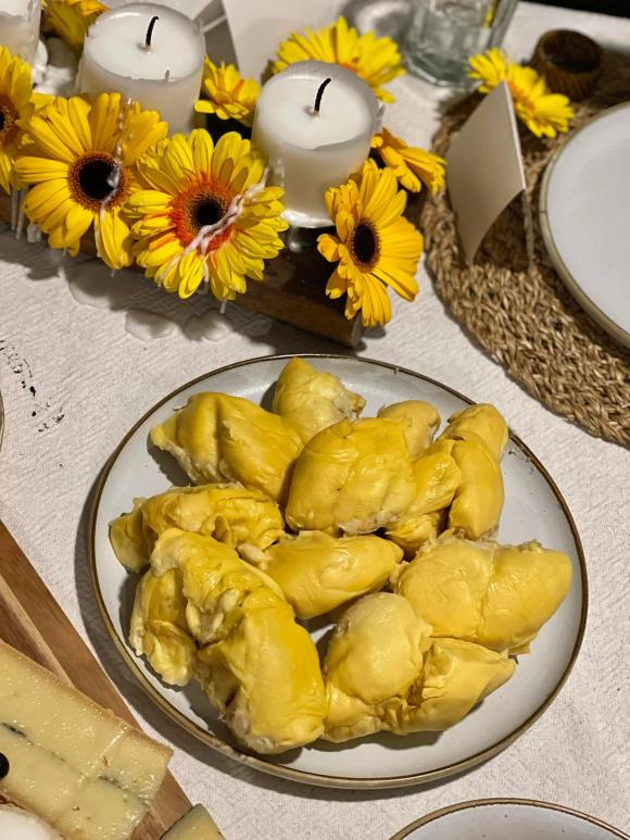 Đoan Trang khoe được Thu Minh và Bằng Lăng qua chơi nhà, lộ góc view không gian sống cực xịn xò ở Singapore-7