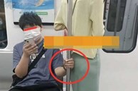Ngồi trên tàu điện ngầm, nam thanh niên đặt tay ở vị trí 'nhạy cảm' khiến dân mạng tranh cãi