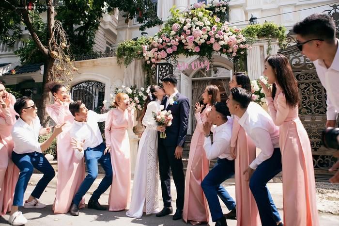 Ông xã Minh Hằng qua lời kể của một người bạn: Rất tinh tế, không ngại chia đôi nửa chiếc bánh mì-2