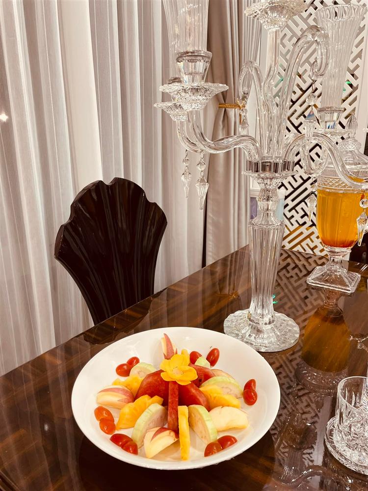 Nàng Hậu có vòng eo nhỏ nhất Vbiz: Tiết lộ bí quyết sở hữu số đo 52 cm trong 2 tháng-4