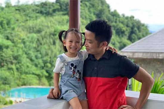 Bỏ quên con ở trạm dừng nghỉ, ông bố Hà Nội tha thiết tìm lại tài xế