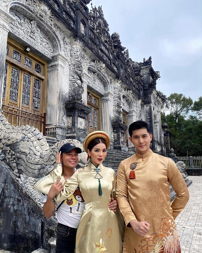 Lệ Quyên - Lâm Bảo Châu diện đồ đôi sặc mùi tiền lẫn tình ở trời Tây-7