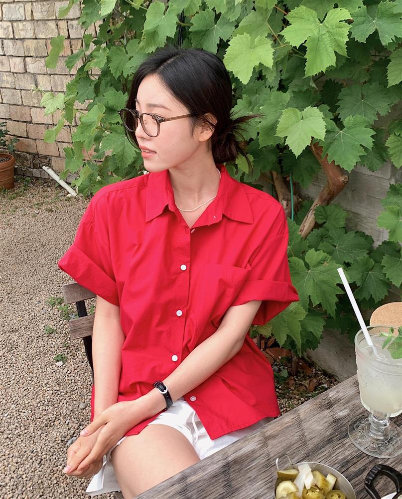 5 kiểu áo sơ mi trẻ trung nhất, nàng ngoài 30 tuổi nên sắm hết-2