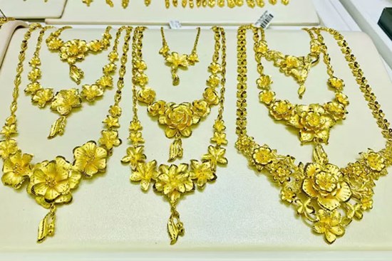 Giá vàng hôm nay 16/6: Âu - Mỹ bất ổn, vàng biến động mạnh