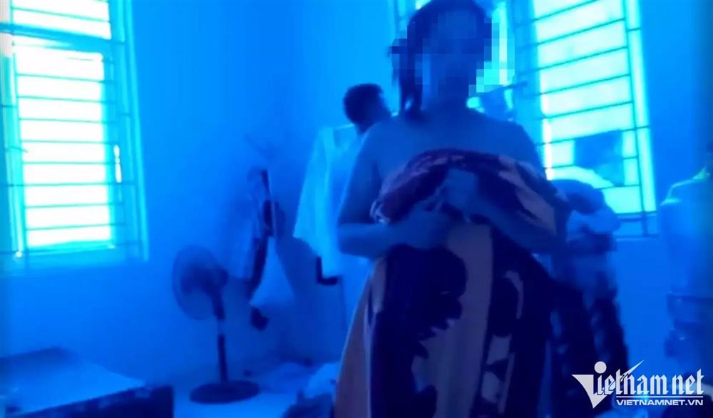 Ê chề chuyện bắt&nbsp;quả tang cán bộ ngoại tình và đánh ghen ngay tại trụ sở làm việc-1