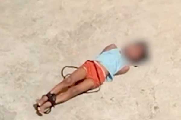 Mẹ trói con gái 5 tuổi bỏ trên sân thượng giữa trời 45 độ C để phạt vì lười học-1