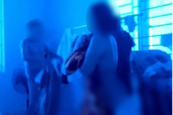 Chủ tịch xã đối mặt hình phạt nào nếu bị kết luận 'tòm tem' cấp dưới