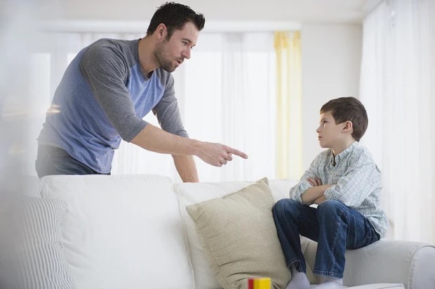 Cha mẹ thường xuyên la mắng con, trẻ lớn lên sẽ có 3 sự khác biệt đau lòng: Phụ huynh cần thay đổi ngay để tránh làm con tổn thương-3