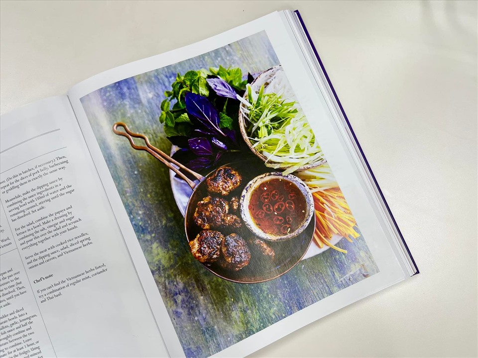 Bún chả Việt Nam vào sách dạy nấu ăn kỷ niệm 70 năm trị vì của Nữ hoàng Anh-1