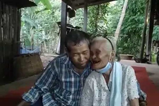 Đám cưới giản dị của cụ ông 72 tuổi với cụ bà 83 tuổi sau 10 ngày quen
