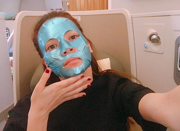 Suốt bao nhiêu năm, Hà Hồ vẫn giữ một thói quen skincare đơn giản-3