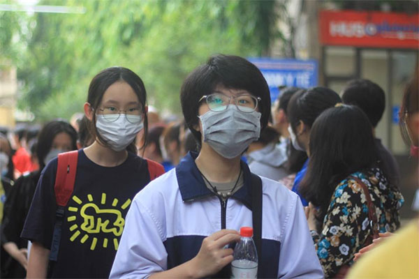 Sáng nay, hơn 100.000 thí sinh làm thủ tục dự thi lớp 10 ở Hà Nội-3